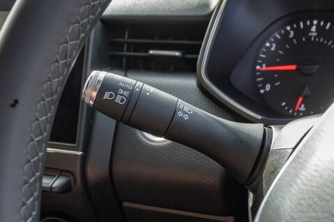 Renault Clio ICONIC TCE 17