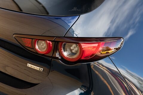 Mazda 3 SPORT LUX MHEV 9