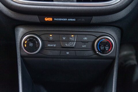 Ford Fiesta TREND 29