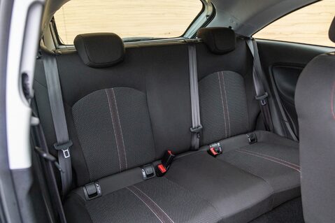 Vauxhall Corsa GRIFFIN 32