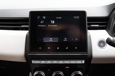 Renault Clio TECHNO TCE 27