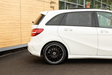 Mercedes-Benz B Class B 180 AMG LINE PREMIUM PLUS 7