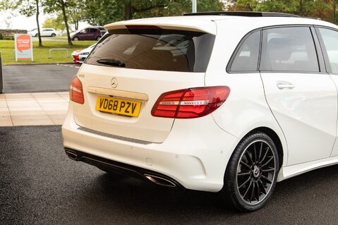 Mercedes-Benz B Class B 180 AMG LINE PREMIUM PLUS 8