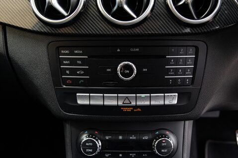 Mercedes-Benz B Class B 180 AMG LINE PREMIUM PLUS 42