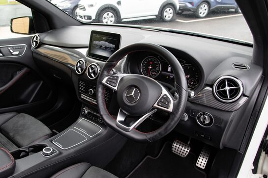 Mercedes-Benz B Class B 180 AMG LINE PREMIUM PLUS