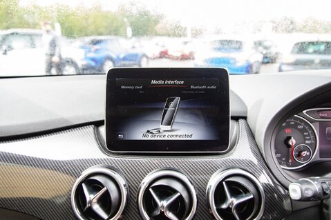 Mercedes-Benz B Class B 180 AMG LINE PREMIUM PLUS 23