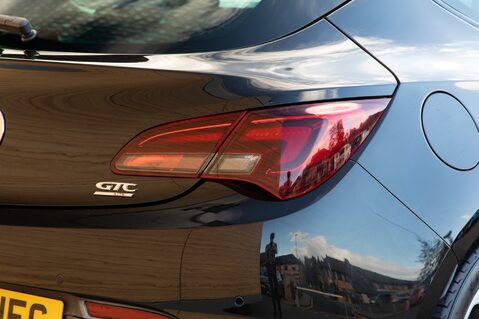 Vauxhall Astra GTC LIMITED EDITION S/S 9