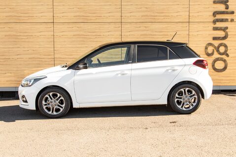 Hyundai i20 MPI PLAY 13