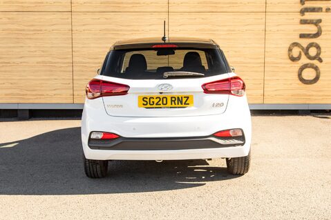 Hyundai i20 MPI PLAY 6