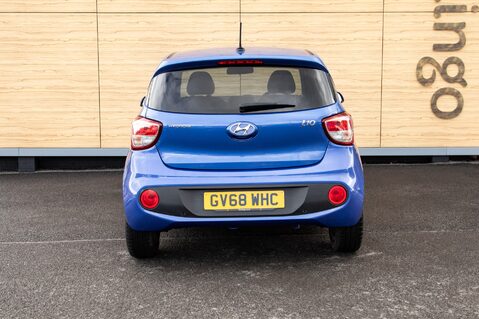 Hyundai i10 PREMIUM SE 6