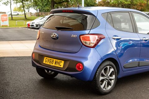 Hyundai i10 PREMIUM SE 8