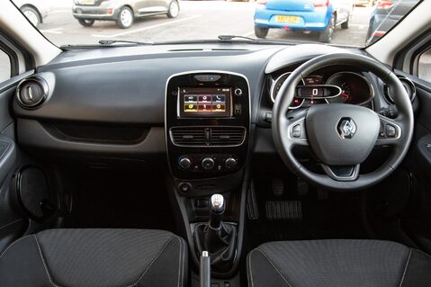 Renault Clio ICONIC TCE 3