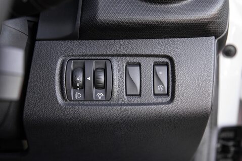 Renault Clio ICONIC TCE 17