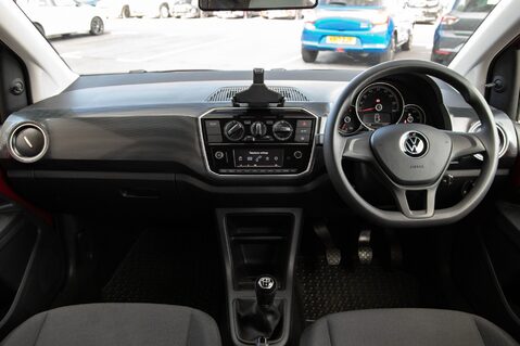 Volkswagen Up BLACK EDITION 3