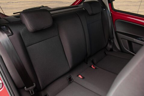 Volkswagen Up BLACK EDITION 29