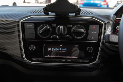 Volkswagen Up BLACK EDITION 23