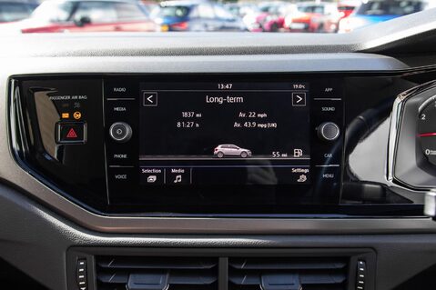 Volkswagen Polo SE TSI DSG 27