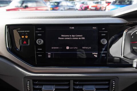 Volkswagen Polo SE TSI DSG 25