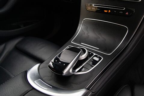 Mercedes-Benz GLC GLC 350 D 4MATIC AMG LINE PREMIUM PLUS 45