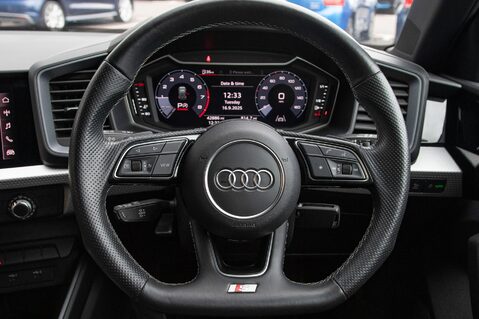 Audi A1 SPORTBACK TFSI S LINE 19