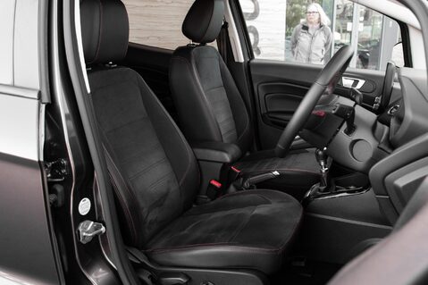 Ford Ecosport ST-LINE 29