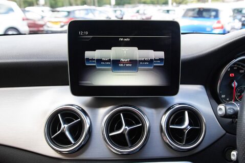Mercedes-Benz GLA Class GLA 200 AMG LINE EDITION 22