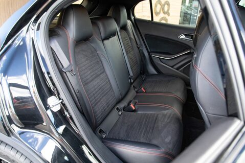 Mercedes-Benz GLA Class GLA 200 AMG LINE EDITION 33