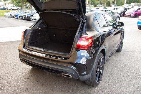 Mercedes-Benz GLA Class GLA 200 AMG LINE EDITION 34