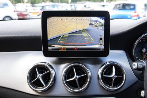 Mercedes-Benz GLA Class GLA 200 AMG LINE EDITION 26