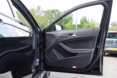 Mercedes-Benz GLA Class GLA 200 AMG LINE EDITION 14