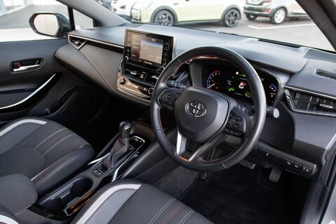 Toyota Corolla GR SPORT 4