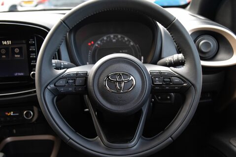 Toyota Aygo X VVT-I EDGE 21