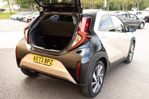 Toyota Aygo X VVT-I EDGE 34