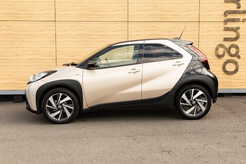 Toyota Aygo X VVT-I EDGE 13