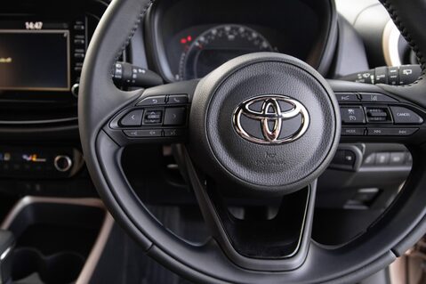 Toyota Aygo X VVT-I EDGE 19