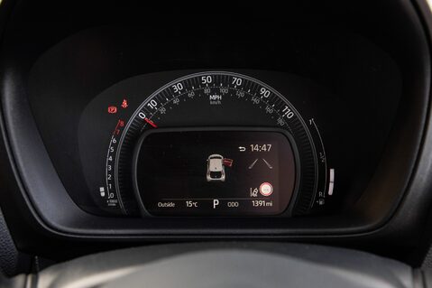 Toyota Aygo X VVT-I EDGE 15