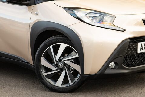 Toyota Aygo X VVT-I EDGE 11