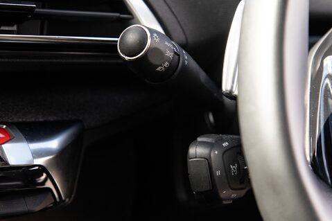 Peugeot 3008 S/S ALLURE PREMIUM PLUS 17