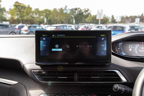 Peugeot 3008 S/S ALLURE PREMIUM PLUS 23