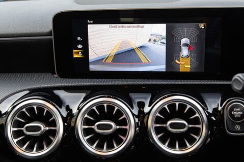 Mercedes-Benz A Class A 200 AMG LINE PREMIUM PLUS 29