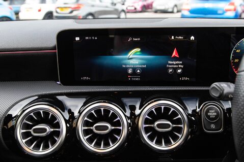 Mercedes-Benz A Class A 200 AMG LINE PREMIUM PLUS 22