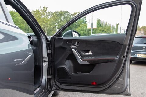 Mercedes-Benz A Class A 200 AMG LINE PREMIUM PLUS 14