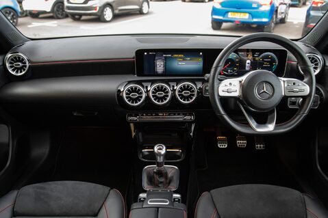 Mercedes-Benz A Class A 200 AMG LINE PREMIUM PLUS 3