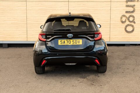 Toyota Yaris EXCEL FHEV 6