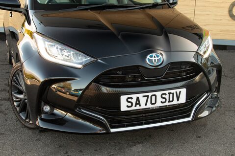 Toyota Yaris EXCEL FHEV 10