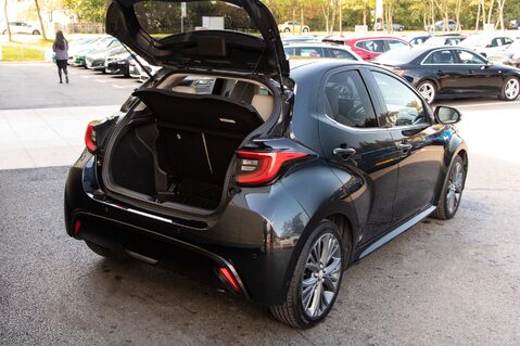 Toyota Yaris EXCEL FHEV 32