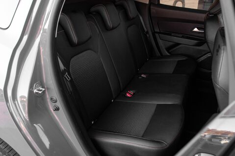 Dacia Duster EXTREME SE TCE EDC 32