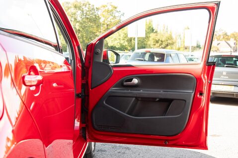 Volkswagen Up BASE 14