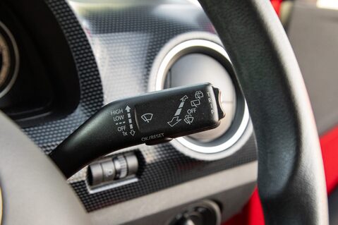 Volkswagen Up BASE 18