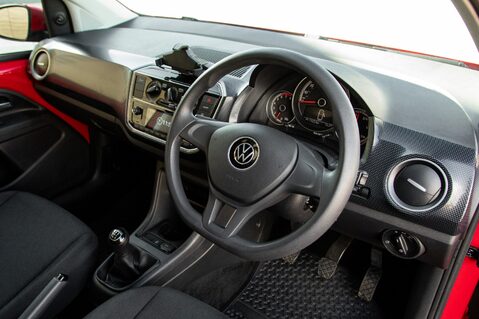 Volkswagen Up BASE 4